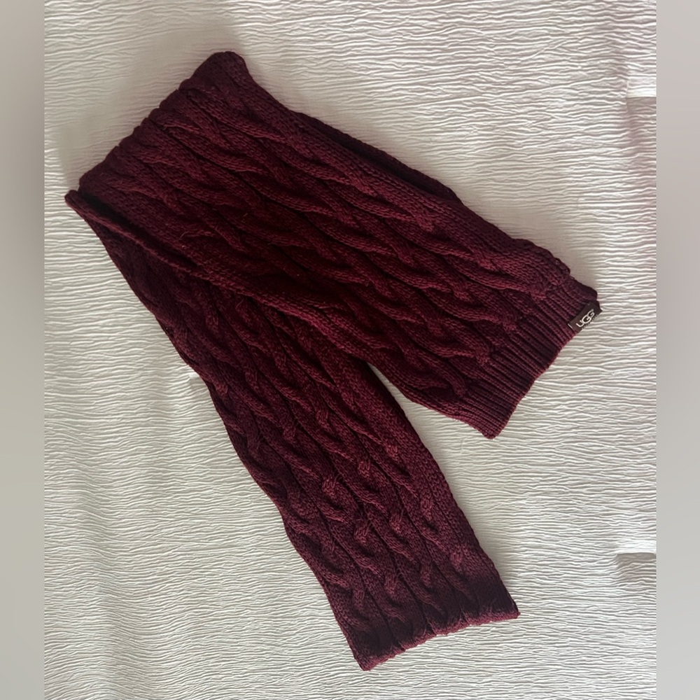 UGG Cable knit Scarf